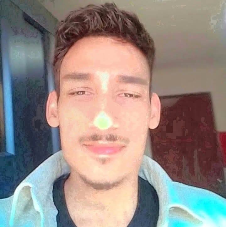 Escorte Sexy - Bucuresti - Bi activ masaj dominatie spontan 
Liber ofer ce tine de activ la domiciliu tau 
Prefer sa folosesc prezervativ de regula 
Cer sa fii curat respectuos 
Trimit si videoclipuri online pe WhatsApp cu mine 
Ma poti suna oricand sa vezi ca sunt eu