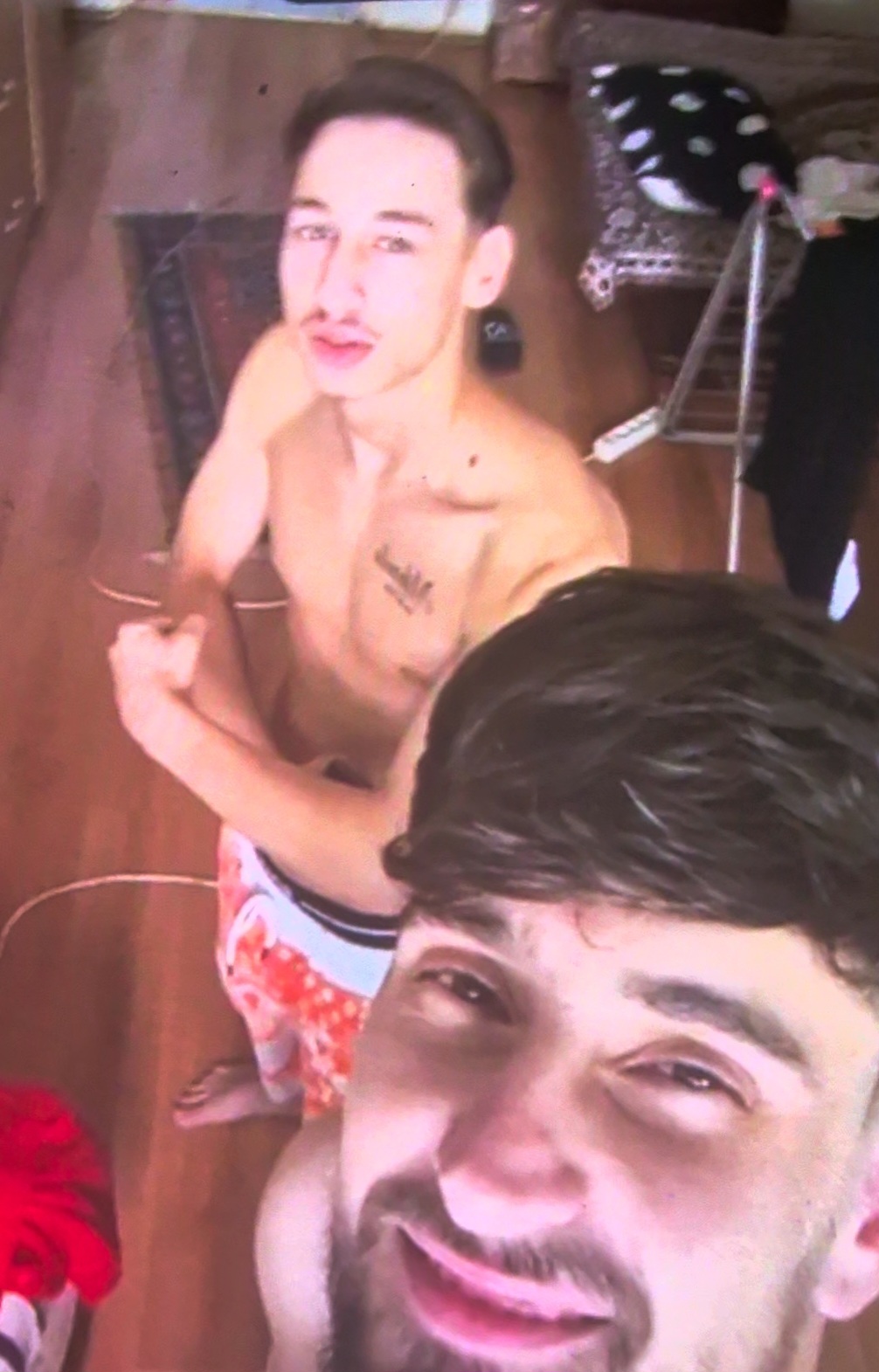 Escorte Sexy - Bucuresti - Cuplu 2 baieti gay doar pasivi, cautam strict barbati dota?i doar activi 
Fara avansuri, si fara travestiti
Ambii facem orice servicii inclusiv stam la dominare
Rugam seriozitate
Avem loca?ie sector 3 Bucuresti