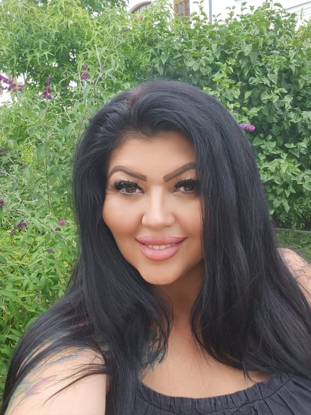 Escorte Sexy - Kurtea De Arges - Roscata discreta atenta la cerintele tale, ofer domnilor manierati companie si masaj terapeutic la domiciliul meu.  Ofer si cer seriozitate maxima, igiena garantata.  Detalii suplimentare la telefon.  Doar wutzup k7kox (