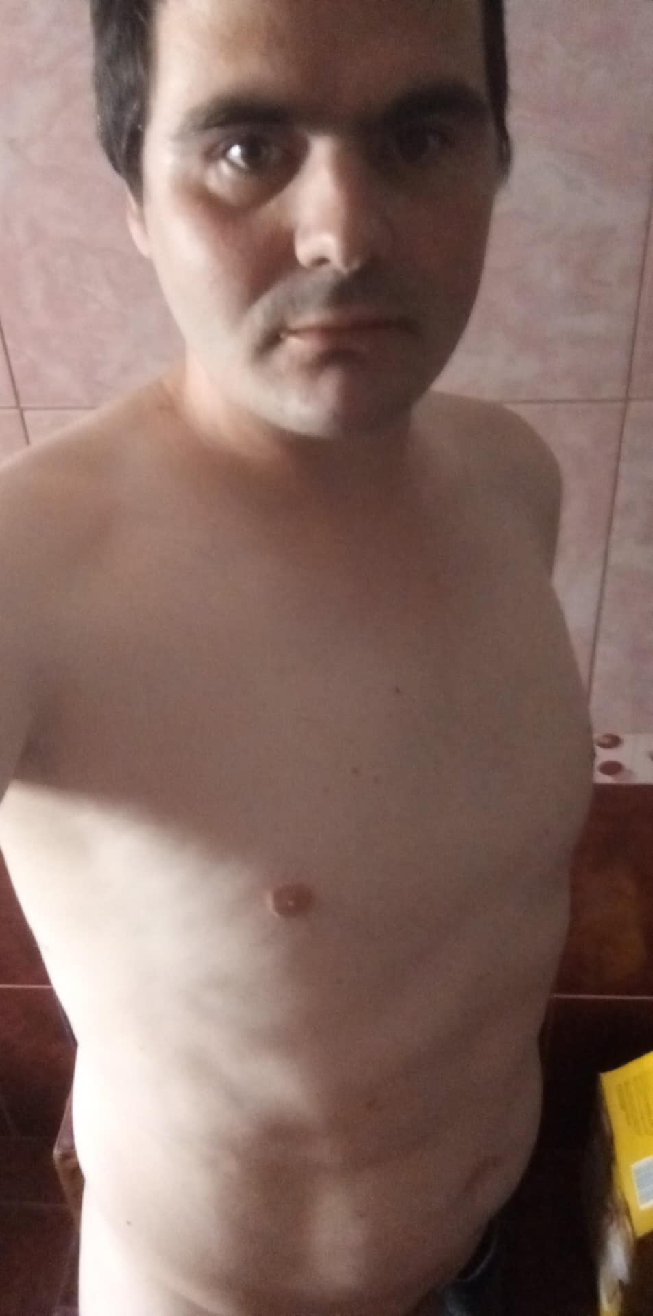 Galați - Escorta Sexy - Eu sunt Marian din Tudor Vladimirescu jude?ul Gala?i sunt doar activ ?i sunt în c?utarea unui pasiv care s? îmi fac? toate pl?cerile doresc persoane serioase bazat? pe sinceritate ?i respect a?tept mesaje pe WhatsApp sau la telefon