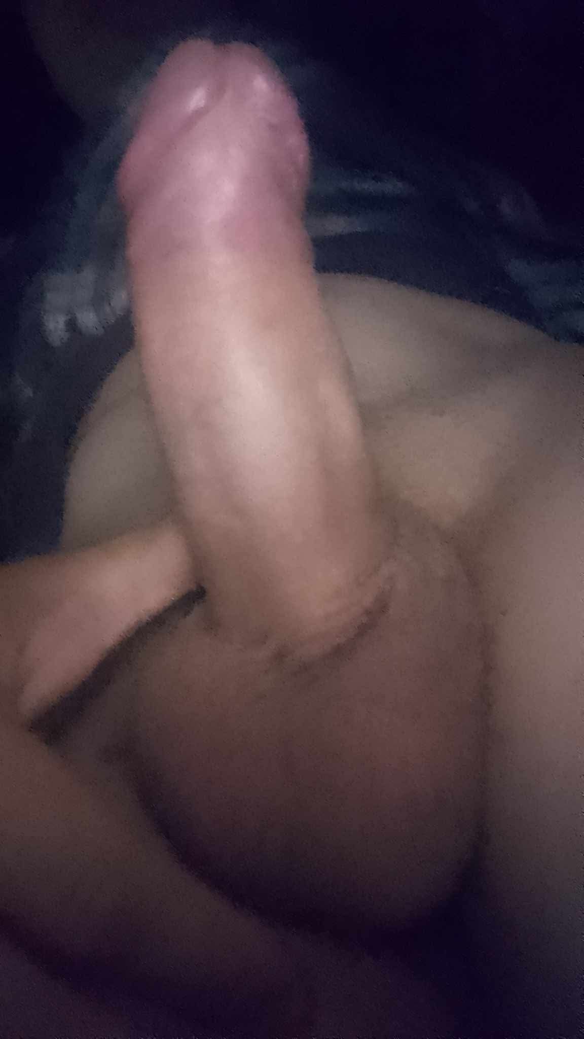 Escorte Sexy - Bucuresti - Eu sunt Marian din Tudor Vladimirescu jude?ul Gala?i sunt doar activ sunt în c?utarea unui pasiv care s? îmi fac? toate pl?cerile doresc s? cunosc persoane serioase pentru mai multe detalii a?tept mesaje pe WhatsApp sau la telefon