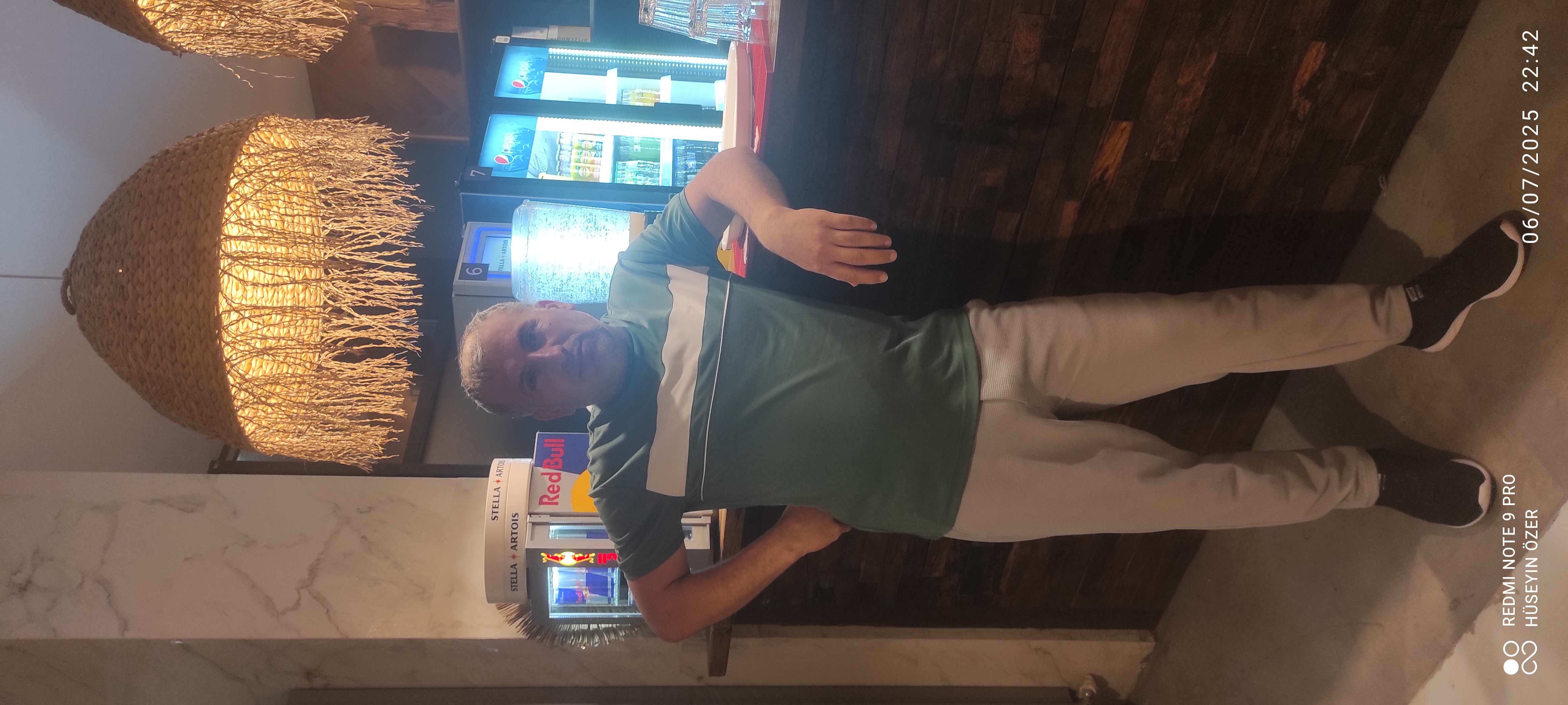 Escorte Sexy - Constanta , Costinești - Sunt un tip cumsecade caut b?rbat senzual in pat