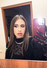 Escorte Sexy - Kurtea De Arges - Roscata discreta atenta la cerintele tale, ofer domnilor manierati companie si masaj terapeutic la domiciliul meu.  Ofer si cer seriozitate maxima, igiena garantata.  Detalii suplimentare la telefon. 