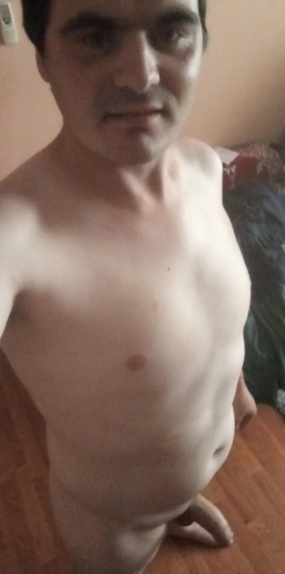 Galați - Escorta Sexy - Eu sunt Marian din Tudor Vladimirescu jude?ul Gala?i sunt doar activ ?i sunt în c?utarea unui pasiv care s? îmi fac? toate pl?cerile doresc persoane serioase bazat? pe sinceritate ?i respect a?tept mesaje pe WhatsApp sau la telefon