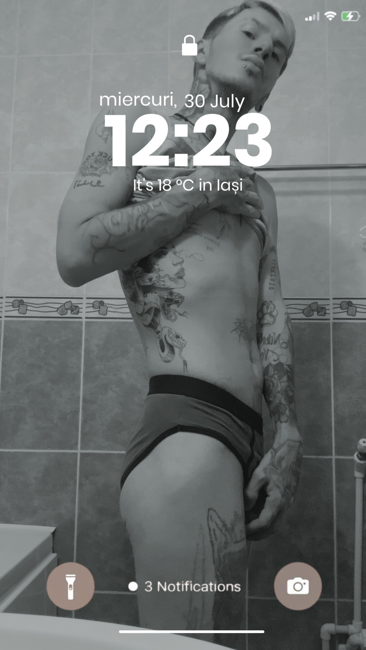 Escorte Sexy - Iasi - Buna ! M? numesc Habibi , în vârst? de 25 ani gay escort ! ?armant , elegant ?i experimentat în domeniul pl?cerilor neprev?zute ! pentru informa?ii contacta?i-m? ! Mesajele proste?ti ?i pierderea de timp se trateaz? cu bloc! Aici doar pentru domnii ce ?tiu ce vor! Sunt top !