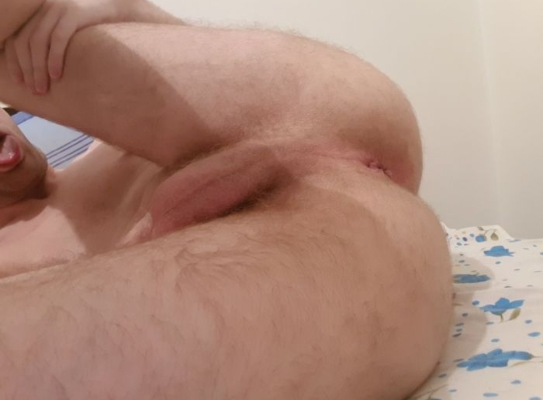 Escorte Sexy - Constanța - Sunt un tip dezinvolt cu un anus apetisant