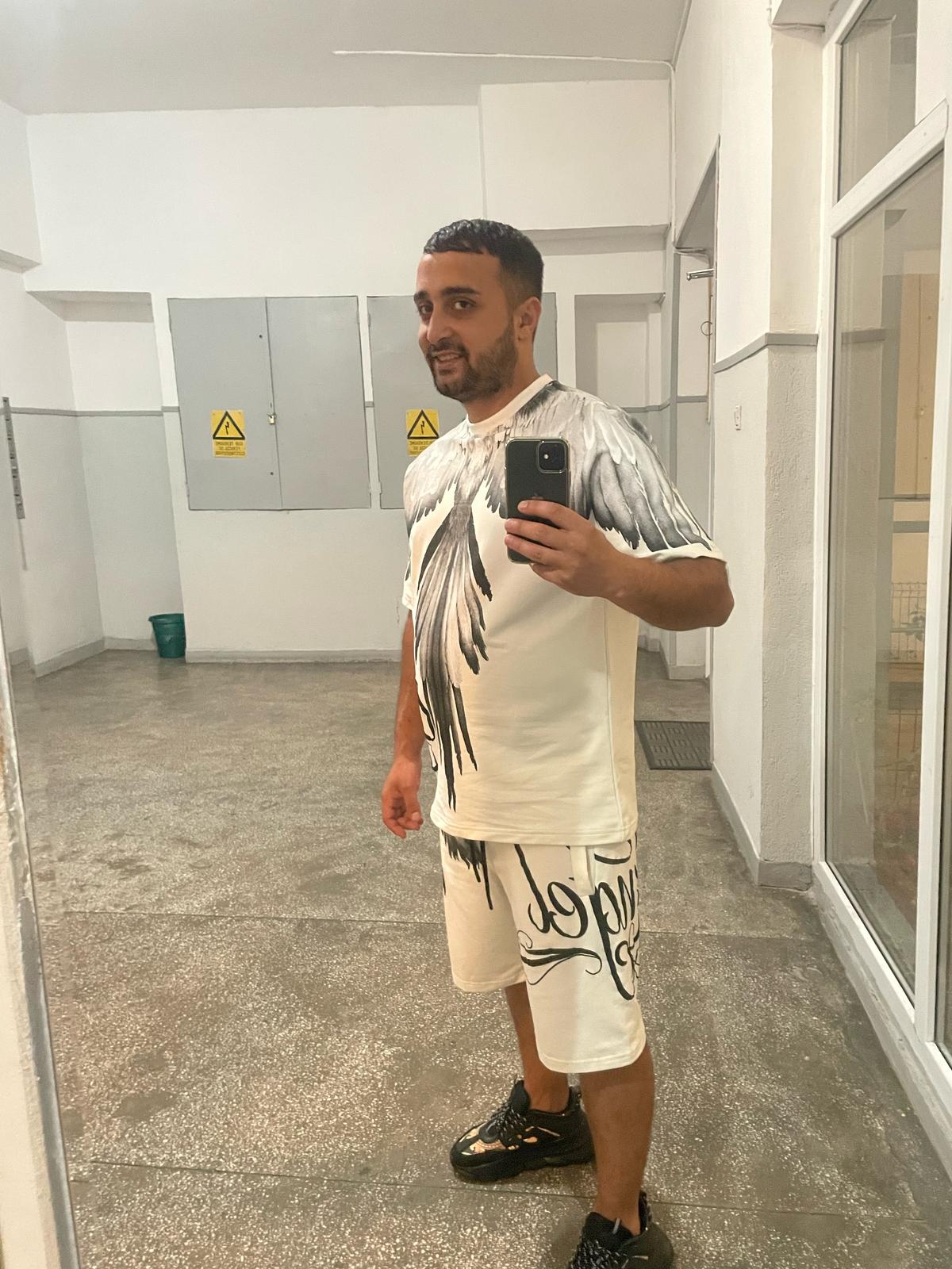 Bucuresti - Escorta Sexy - Escorta senzuala iti pot oferi companie, masaj de relaxare, intr-o ambianta placuta, clipe linistite la domiciliul meu sau al tau.  Astept domni seriosi si manierati.  Detalii la telefon