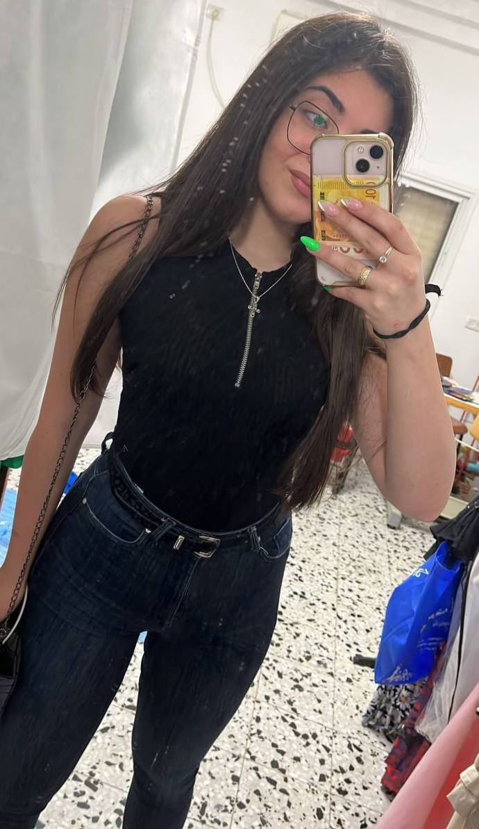 Escorte Sexy - Kurtea De Arges - Roscata discreta atenta la cerintele tale, ofer domnilor manierati companie si masaj terapeutic la domiciliul meu.  Ofer si cer seriozitate maxima, igiena garantata.  Detalii suplimentare la telefon.  Doar wutzup (