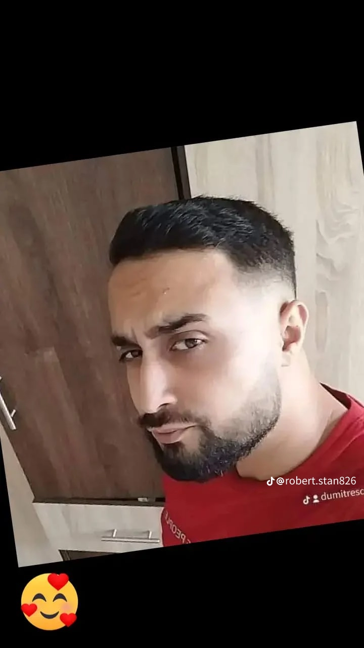 Bucuresti - Escorta Sexy - Escorta senzuala iti pot oferi companie, masaj de relaxare, intr-o ambianta placuta, clipe linistite la domiciliul meu sau al tau.  Astept domni seriosi si manierati.  Detalii la telefon