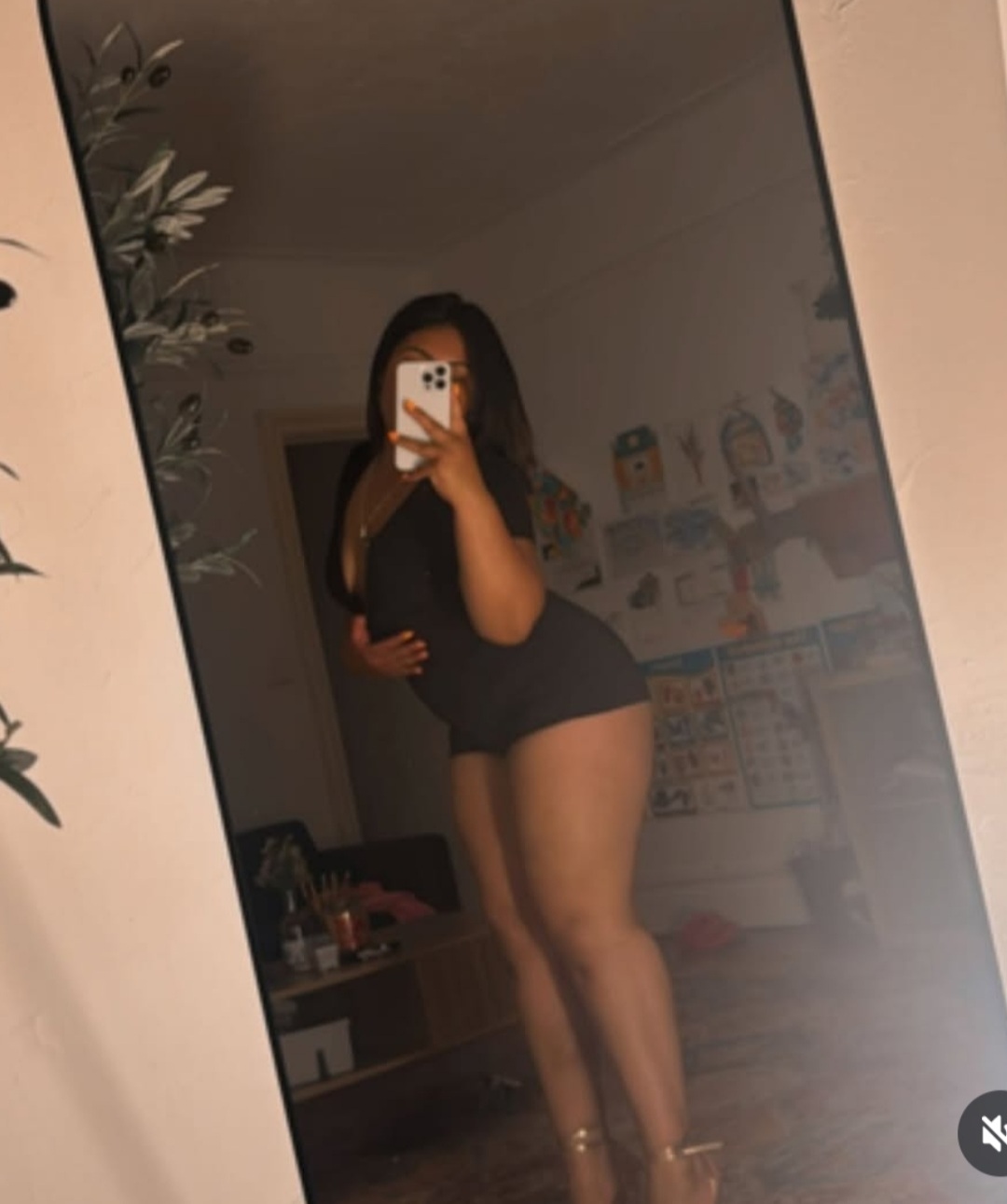 Escorta Sex - Escorta bruneta, dulce si senzuala te astept la mine domn serios sa-ti ofer cele mai bune servicii de companie, masaj de relaxare, body cu creme si uleiuri parfumate.  Daca esti un domn caruia ii place atmosfera atunci suna-ma, nu iti va parea rau.  Detalii la telefon.  - Telefon: 0752345071 