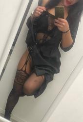 Pitesti - Escorta Sexy - Escorta bruneta, dulce si senzuala te astept la mine domn serios sa-ti ofer cele mai bune servicii de companie, masaj de relaxare, body cu creme si uleiuri parfumate.  Daca esti un domn caruia ii place atmosfera atunci suna-ma, nu iti va parea rau.  Detalii la telefon. 