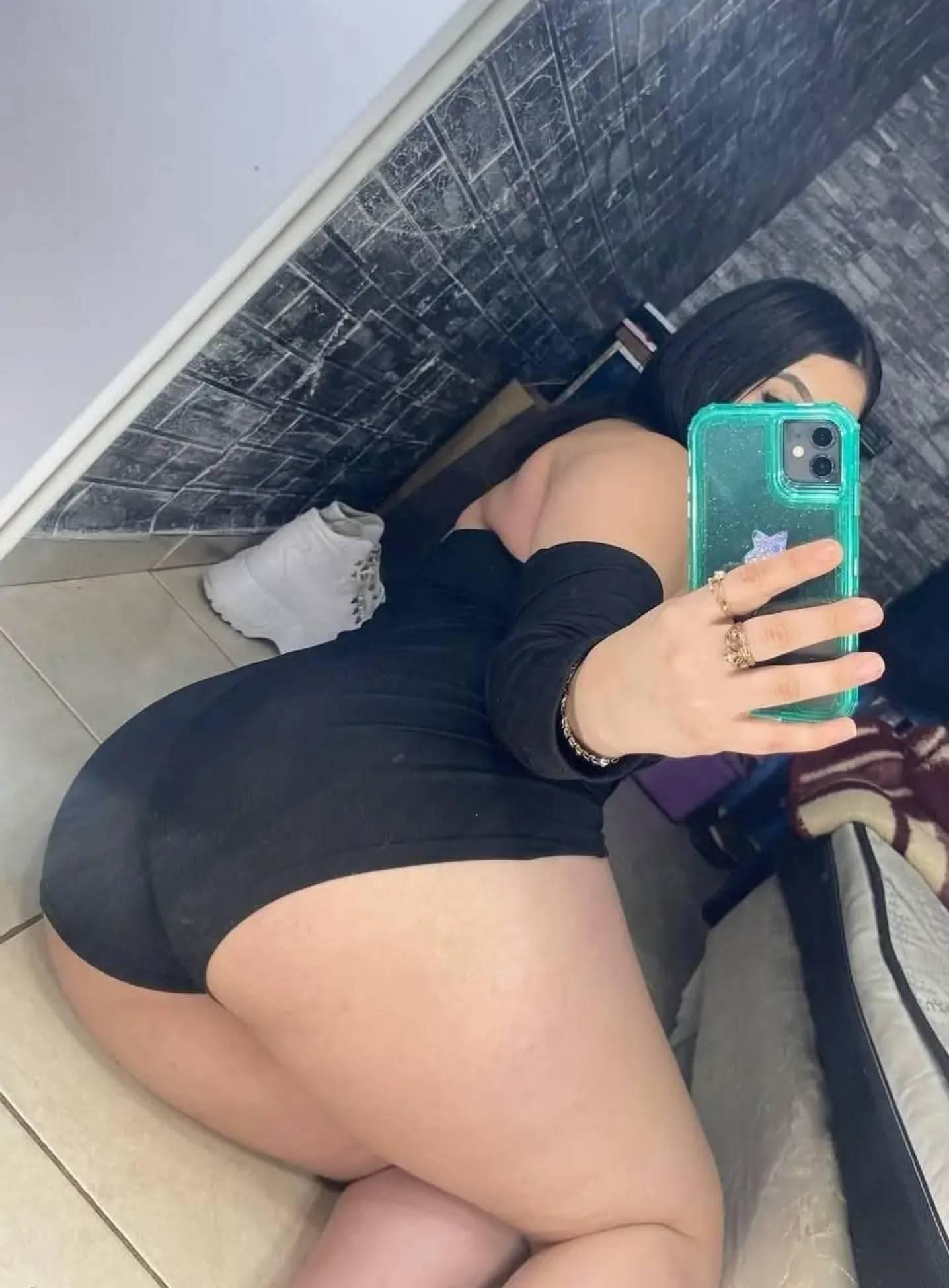 Escorta Sex - Escorta manierata am revenit.  Ofer companie si masaj terapeutic facut cu creme si uleiuri aromate domnilor manierati intr-o locatie discreta.  Locuri de parcare si ac.  Detalii la telefon.  - Telefon: 0741552756 