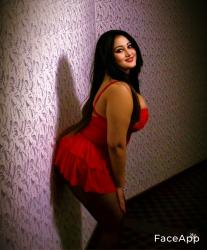 Escorte Sexy - Pitești - Escorta manierata am revenit.  Ofer companie si masaj terapeutic facut cu creme si uleiuri aromate domnilor manierati intr-o locatie discreta.  Locuri de parcare si ac.  Detalii la telefon. 