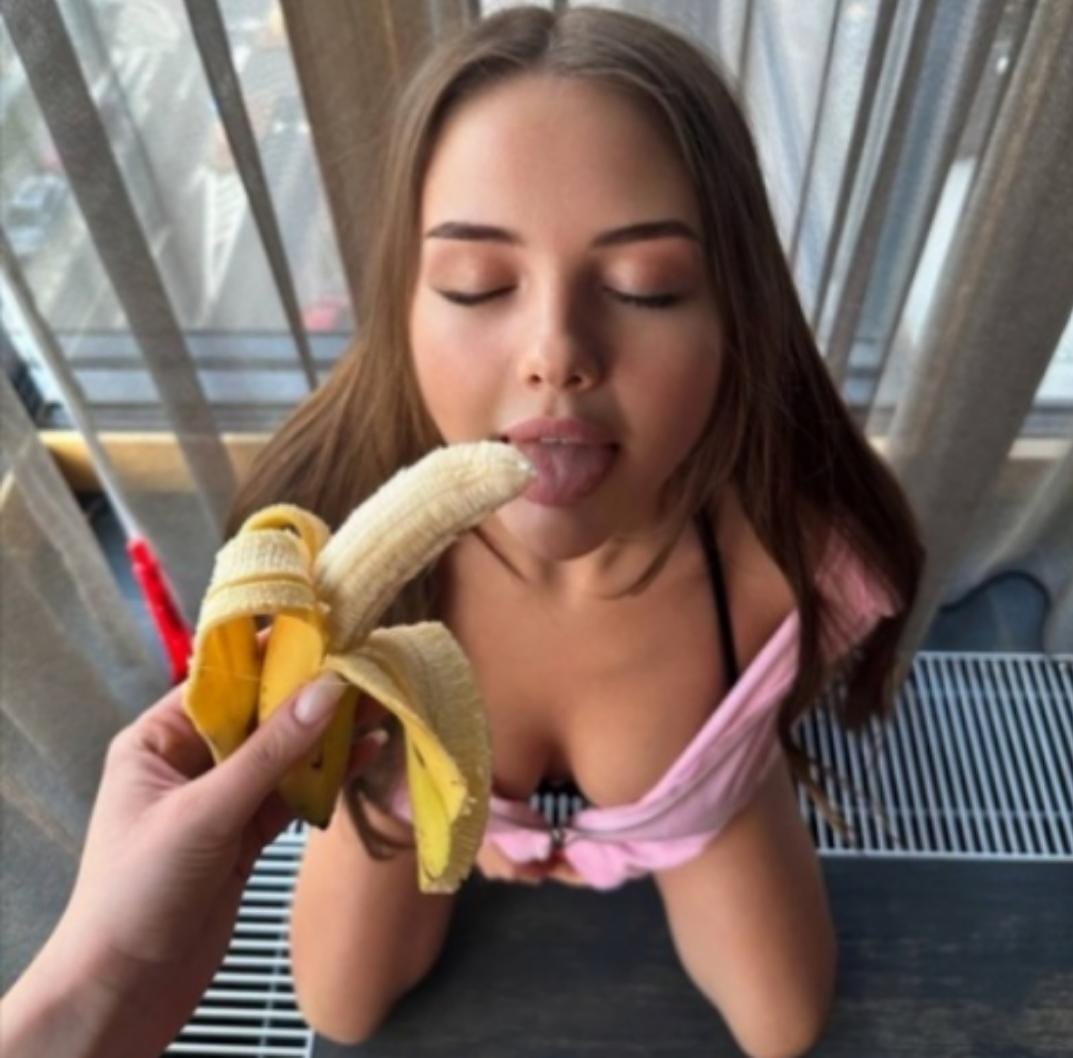 Escorte Sexy - Toată Tara - Submisiva își caută stăpân! Vreau să mă bați cu penisul peste față și să mă înveți cum te pot mulțumi! Supusa și ascultătoare,  îndeplinesc toate cerințele tale! Îmi poți da mesaj la numărul scurt de telefon 1523 cu textul SUPUSA .  
Dacă știi ce vrei mă poți apela la numărul de telefon afișat!