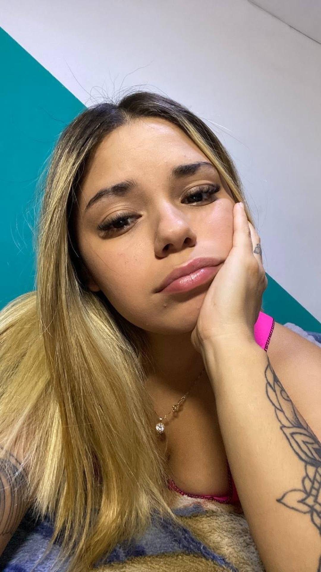 Escorte Sexy - Kurtea De Arges - Roscata discreta atenta la cerintele tale, ofer domnilor manierati companie si masaj terapeutic la domiciliul meu.  Ofer si cer seriozitate maxima, igiena garantata.  Detalii suplimentare la telefon.  Doar wutzupp ((