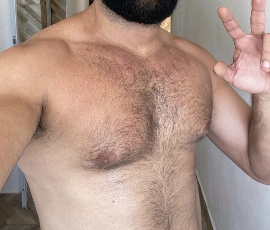 Escorte Sexy - Bucuresti - Salut m? numesc madalin 30 de ani versatil , brunet, masculin deschis la orice dorin?a care o ai.  Dac? e?ti discret ?i crezi ca ne potrivim, suna-ma.  Locuiesc singur , intr un în ambient intim ?i pl?cut.  Nu mai deranja?i aiurea si inutil vei primii block instant