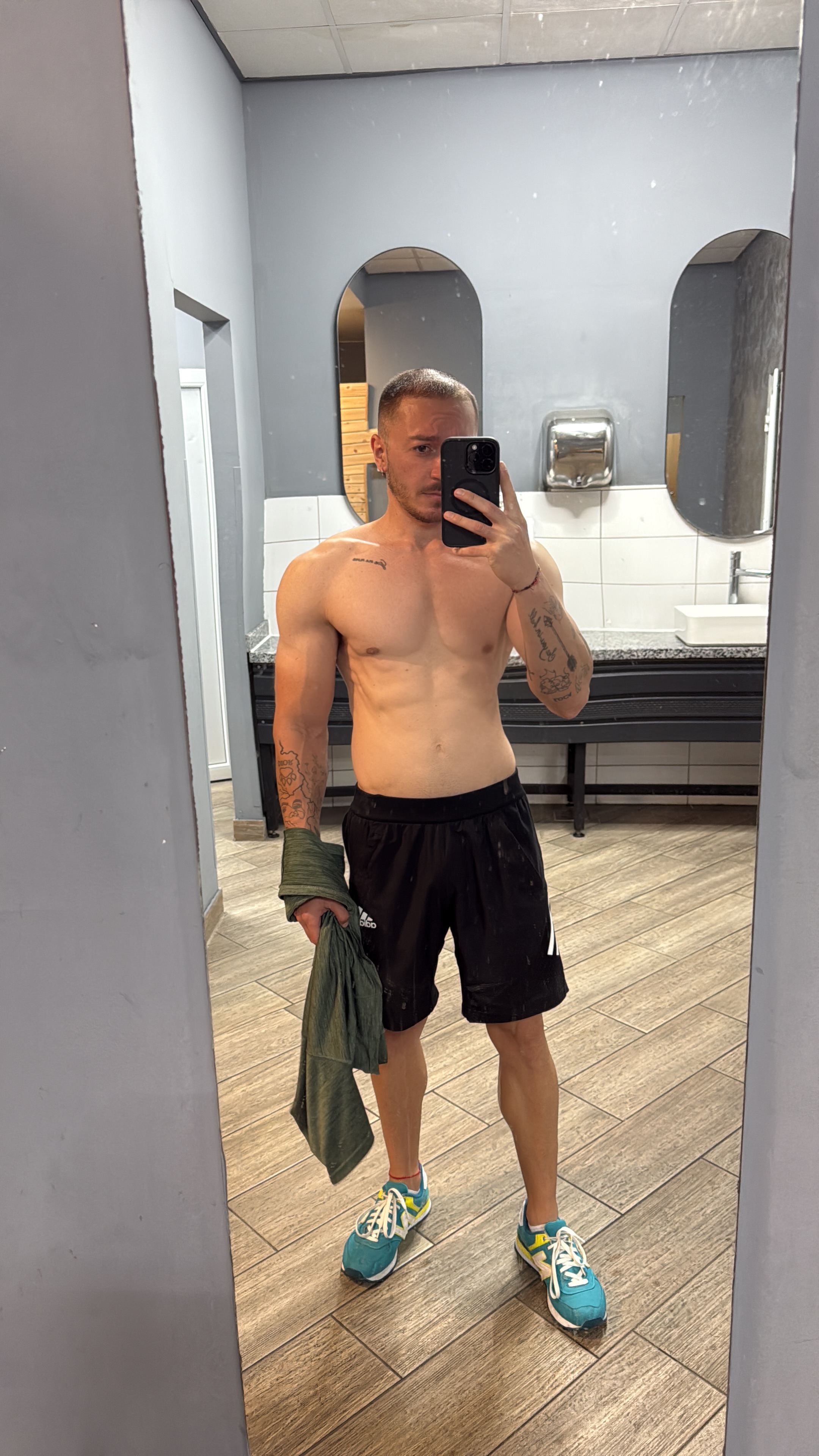 Brasov - Escorta Sexy - Salut!
Sunt Luca, am 27 de ani, sunt un b?iat activ, am loc în centru civic în Bra?ov.  
Sunt un tip îngrijit, curat, ofer discre?ie maxim?, fac ?i masaje de relaxare, aten?ie la detalii, ?i totul f?r? grab?.  

Cer maxima igiena ?i seriozitate.  
Sunt deschis la orice cerin?? pe care o po?i avea, po?i s?-mi scri pe Whatsapp orice fantezie ?i o s? discut?m despre asta.  

A?tept mesajul t?u DOAR pe whatsapp pentru a discuta mai multe detalii, trimit ?i poze pe whatsapp. 