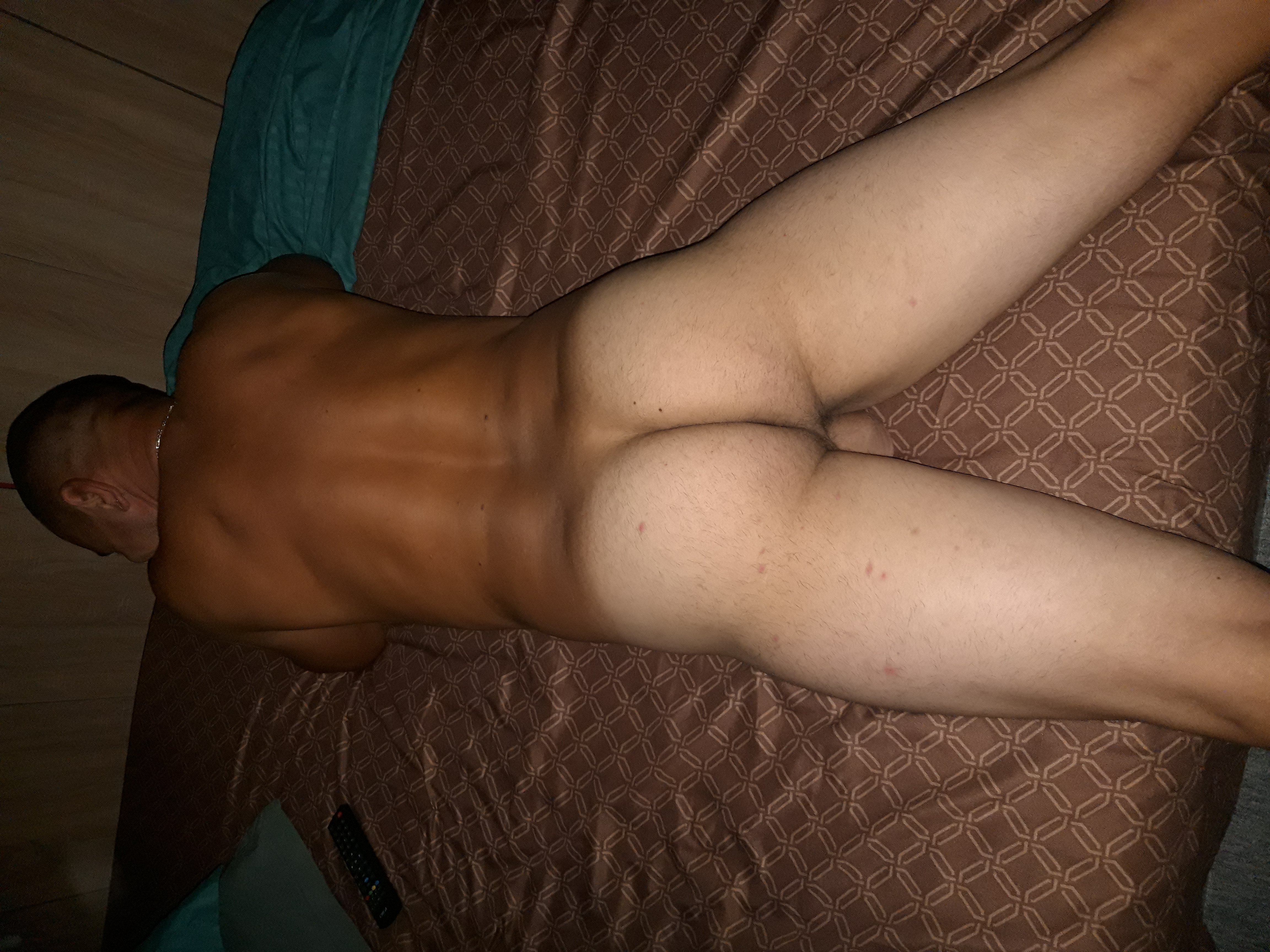 Escorte Sexy - Buzau - Sall sunt nou pe aici sunt versatil si va astept cu mesj pe whstapp