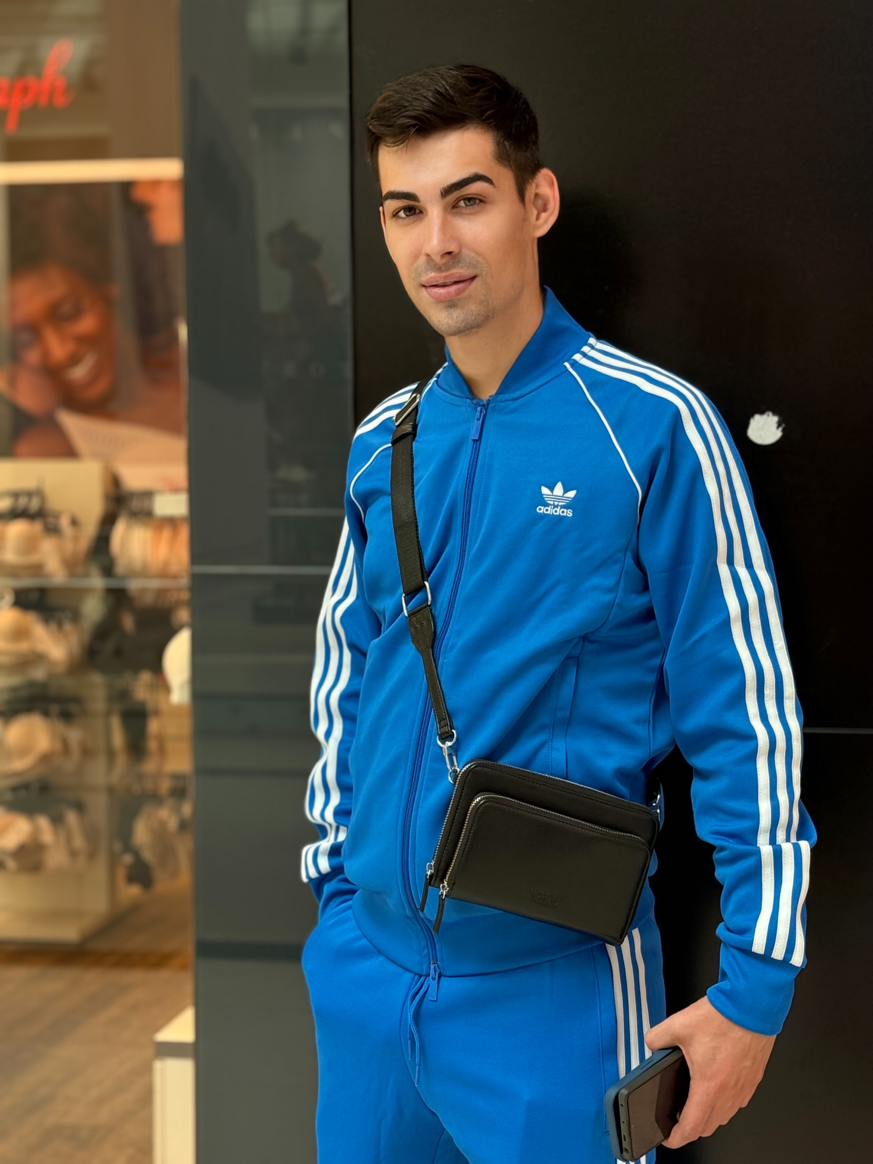 Escorte Sexy - Bucuresti - Ayan Turkish boy dotat XXL DOAR ACTIV ACCEPT SI CUPLU OFER SI SHOW