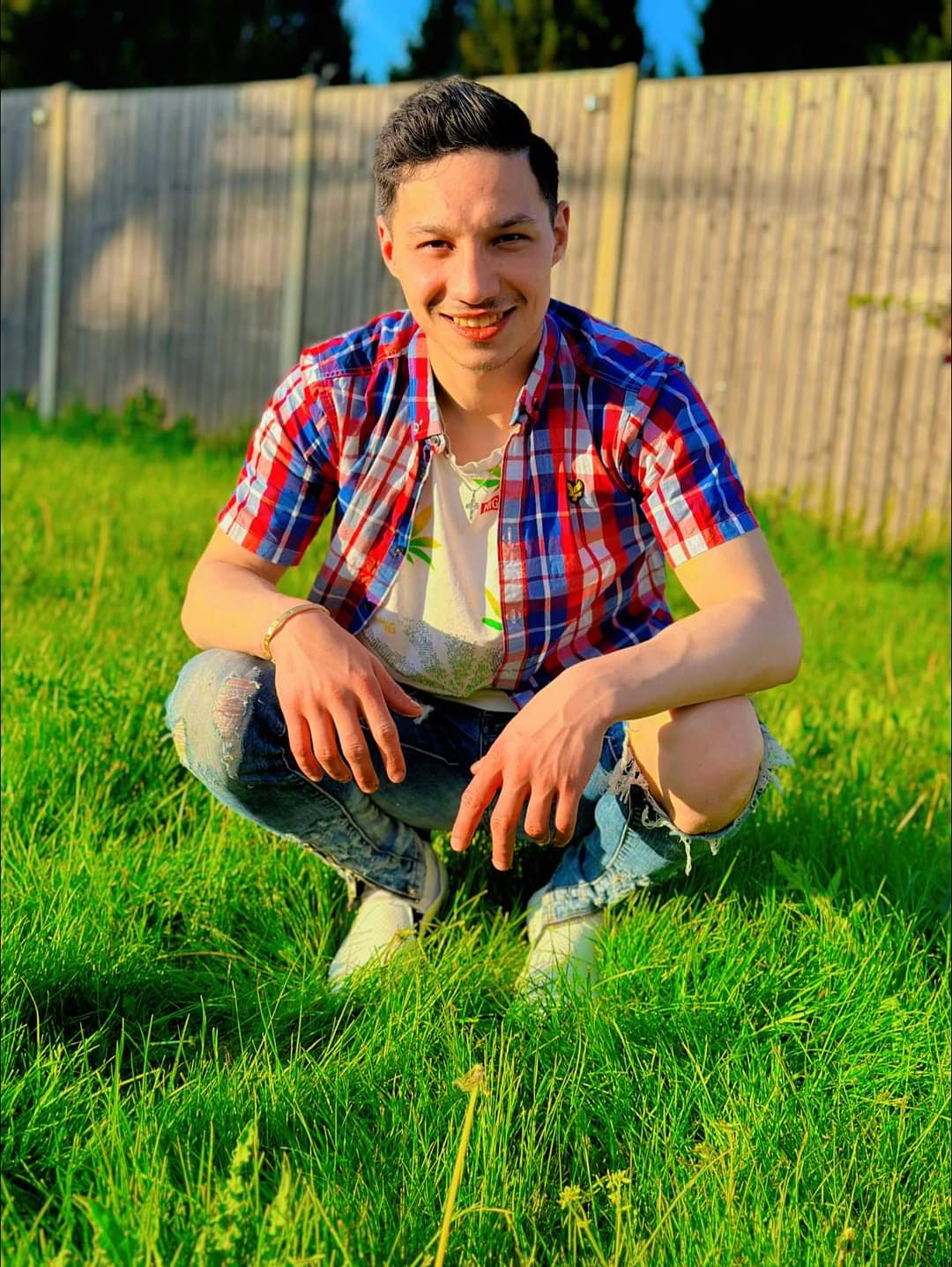 Escorte Sexy - Bucuresti - Salut sunt escort Dar si distracti astept baieti seriosi