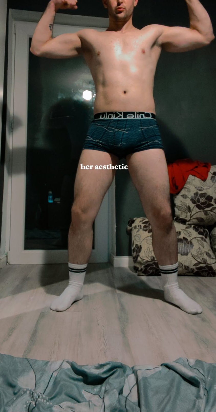 Escorte Sexy - București - M? numesc Antonio, am 25 de ani ?i o în?l?ime de 1.  80 m.  Sunt o persoan? deschis? la minte, natural? ?i sincer? în felul în care interac?ionez cu oamenii.  Îmi place s? m? adaptez contextelor ?i s? ofer o experien?? bazat? pe încredere, confort ?i discre?ie.  Consider c? atitudinea conteaz? mai mult decât aparen?ele, iar respectul este esen?ial în orice form? de apropiere uman?.  

Sunt o fire versatil?, capabil? s? citesc energia celor din jur ?i s? m? pliez pe atmosfera momentului.  Nu îmi place rutina — caut mereu experien?e noi, conversa?ii profunde ?i momente autentice.  Pentru mine, elegan?a în comportament ?i sinceritatea sunt cele mai atractive tr?s?turi.  

Loca?ia în care îmi desf??or activitatea este discret? ?i sigur?, un spa?iu gândit pentru confort ?i încredere reciproc?.  Nu îmi place superficialitatea, prefer interac?iunile care au un sens, fie c? sunt de scurt? durat? sau las? o impresie de durat?.  

M? definesc prin respect, echilibru ?i deschidere.  Nu judec ?i nu pun etichete — fiecare om are o poveste, iar eu aleg s? o ascult, nu s? o critic. 