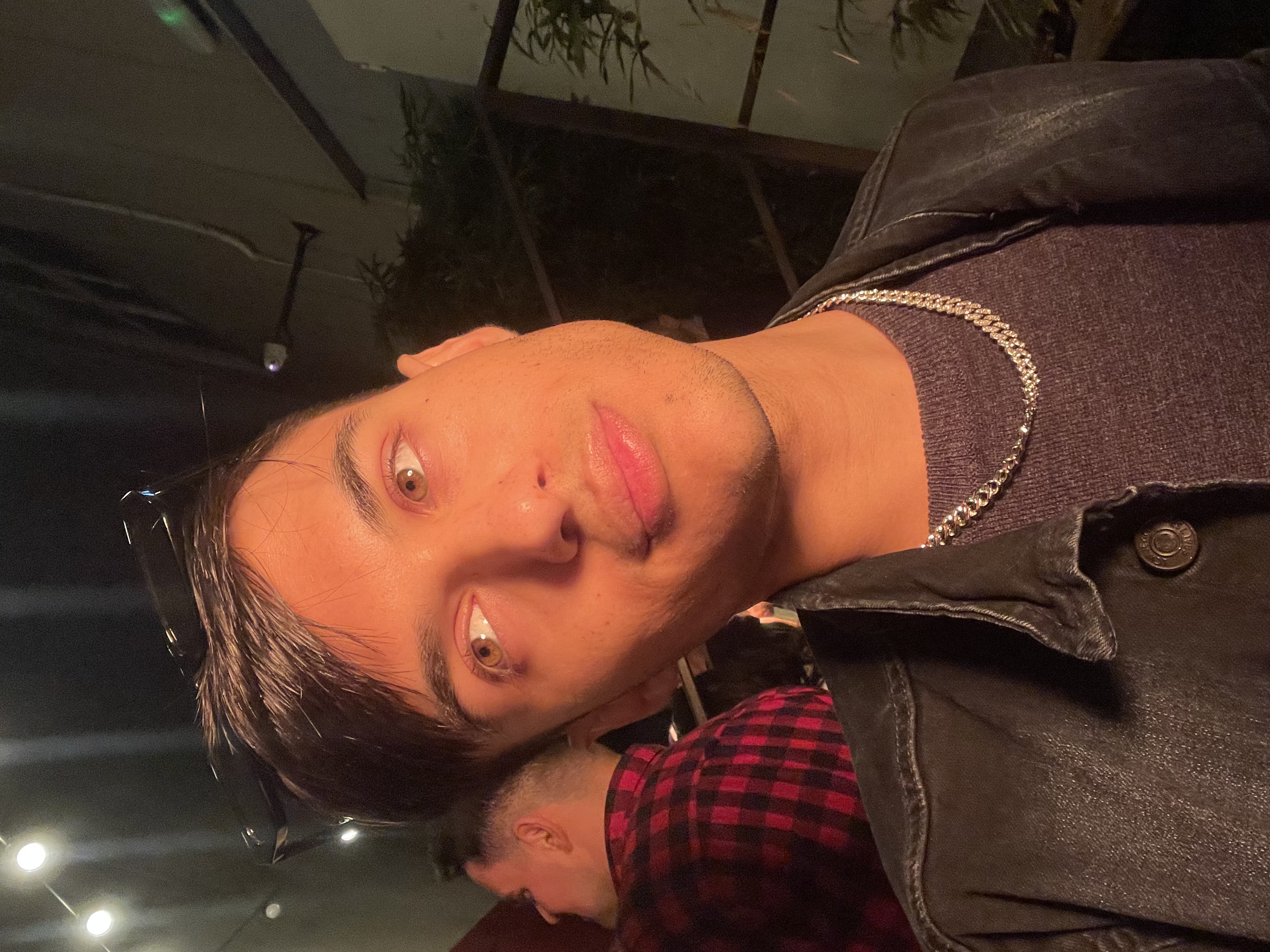 Prahova - Escorta Sexy - Buna tip atent ?i tandru ofer companie  xxx domnilor interesa?i de experien?e în privat sug pe deplin pla ta