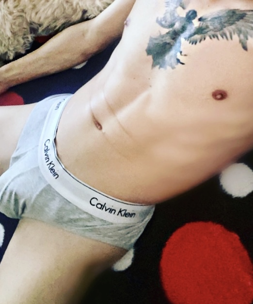 Escorte Sexy - Bucuresti - Salut, ma numesc David , 28 ani , activ cu locatie .  Va ofer masaj de relaxare erotic si multe alte fantezii, trebuie doar sa fi decis ce vrei! Nu raspund la numere private ! Nu trimit poze xxx! Cei ce au pofta de caterinca vor fi blocati! Mai multe detalii va astept la telefon sau whatsApp! Multumesc! /