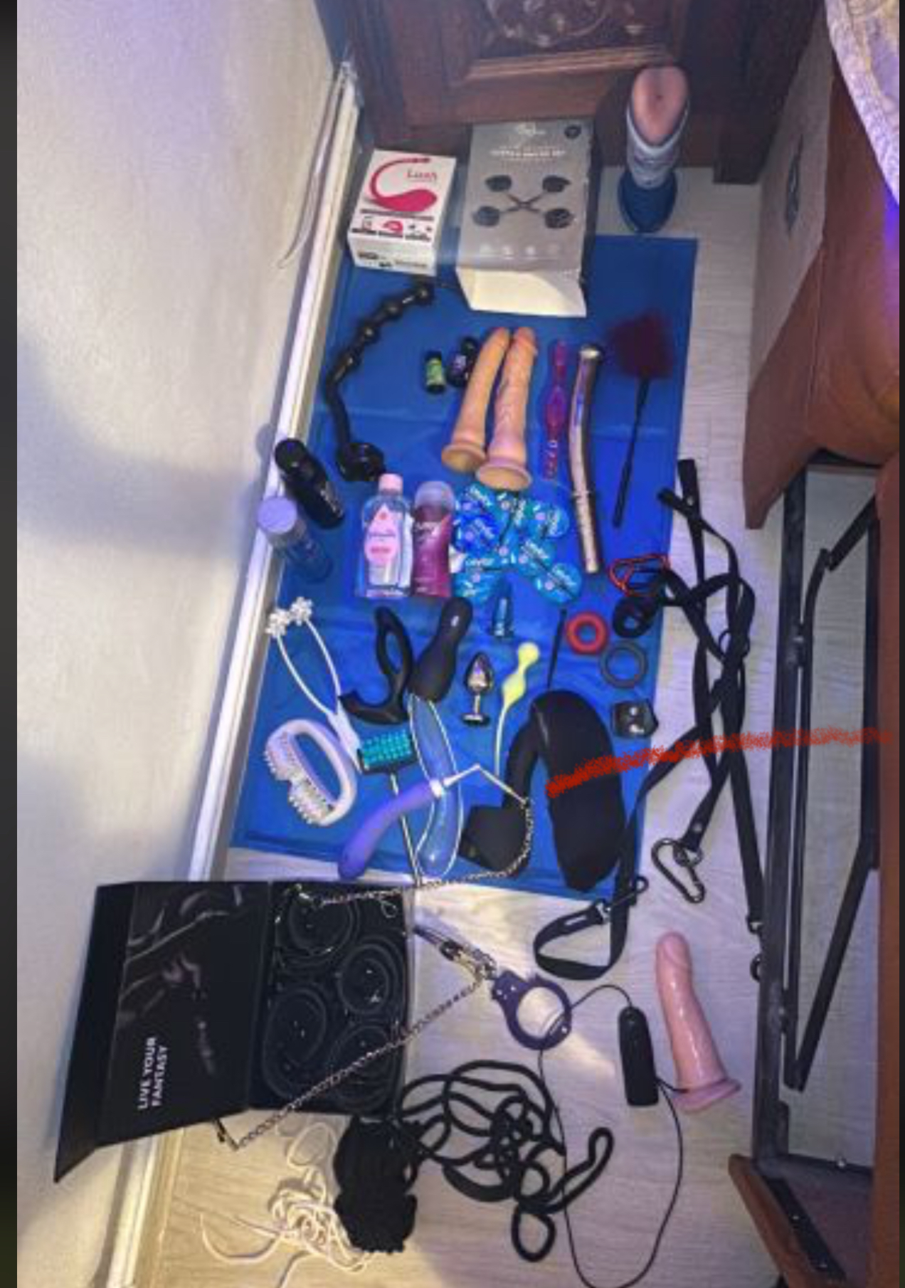 Bucuresti - Escorta Sexy - Salut, ma numesc David , 28 ani , activ cu locatie .  Va ofer masaj de relaxare erotic si multe alte fantezii, trebuie doar sa fi decis ce vrei! Nu raspund la numere private ! Nu trimit poze xxx! Cei ce au pofta de caterinca vor fi blocati! Mai multe detalii va astept la telefon sau whatsApp! Multumesc! /