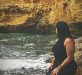 Escorte Sexy - Bucuresti - Escorta sexy si atenta la detalii te astept la mine domn serios sa-ti ofer cele mai bune servicii de companie, masaj de relaxare, body cu creme si uleiuri parfumate, esti un domn caruia ii place atmosfera atunci suna-ma, nu iti va parea rau.  Detalii la telefon. 