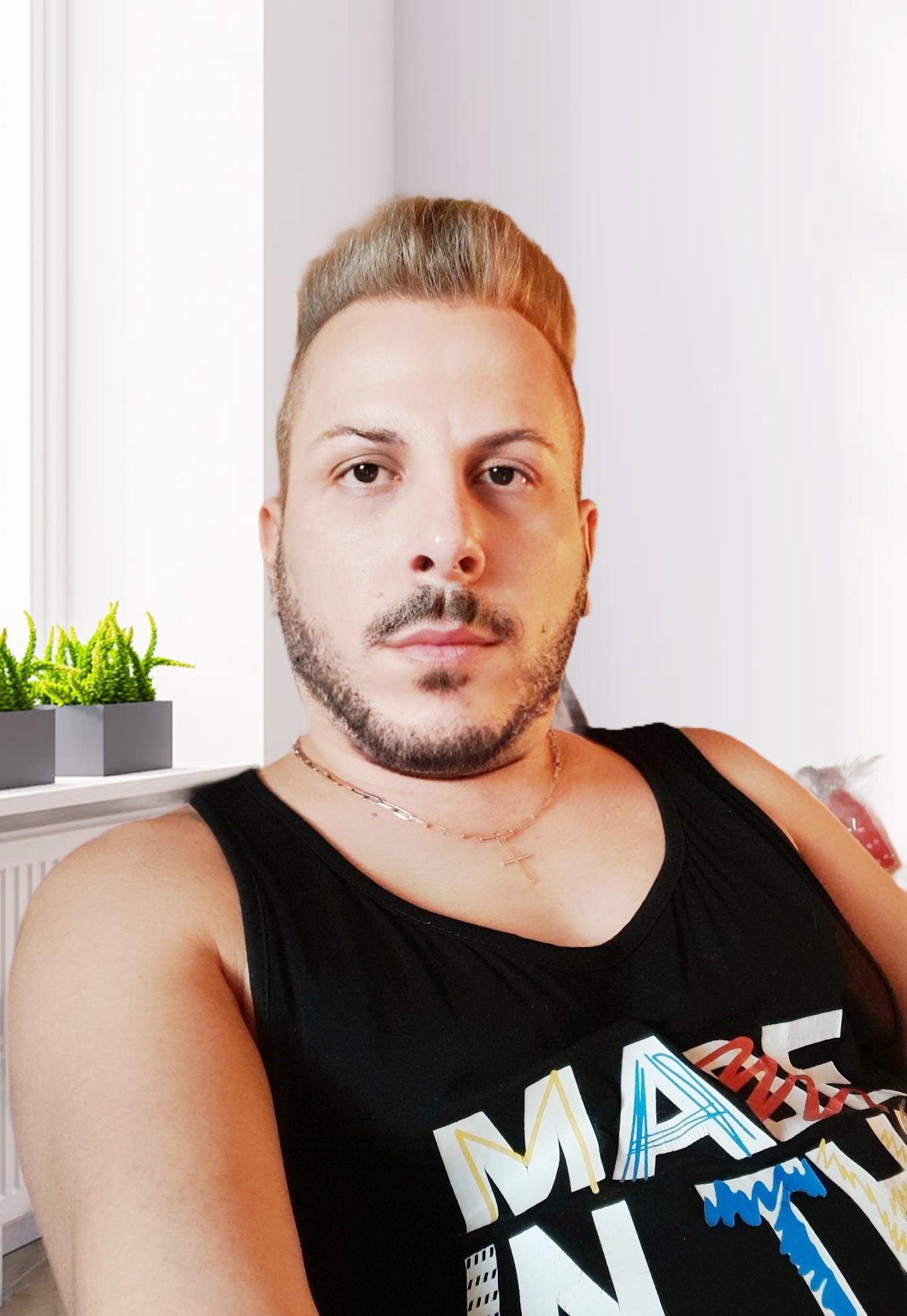 Bucuresti - Escorta Sexy - GOLD VIP cu experienta in domeniu ofer clipe de tandrete ca parte activa si verstil domnilor dornici ce experiente noi cu un barbat cu experienta ce-ti poate pune la dispozitie clipe unice relax.  Disponibil mai mult in timul zile, programarea se face cu o ora inainte, nu raspund la mesaje /