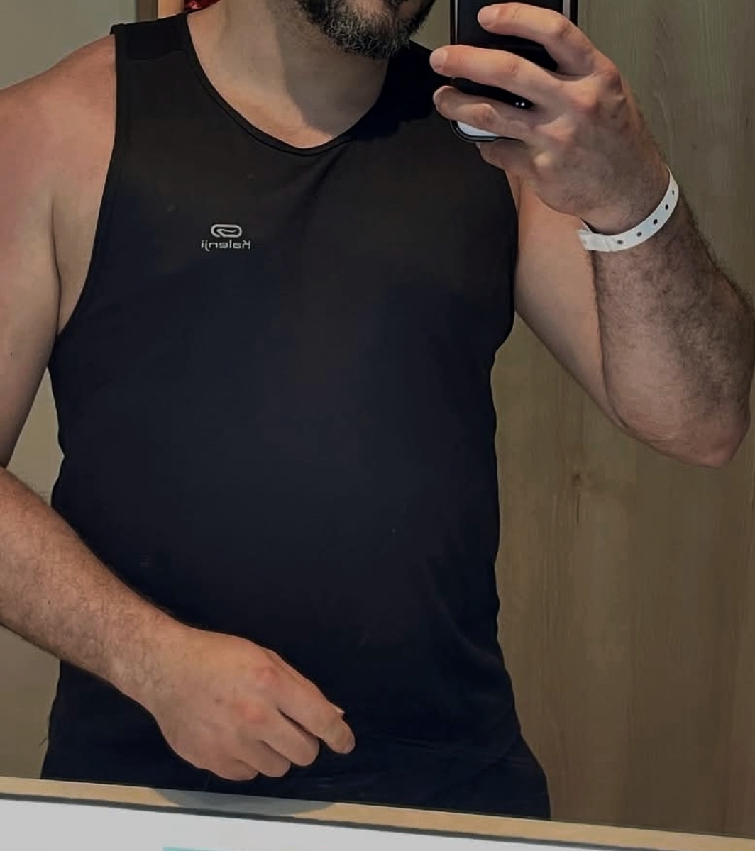 Escorte Sexy - Bucuresti - Hey, eu sunt Mario sunt activ.  am 33 de ani.  sunt romantic pasional, sunt si hard .  îmi place sexul, îmi place s? incerc lucruri noi .  Eu sunt un tip calm, glumet, prietenos, îmi place s? petrec ?i de asemenea îmi place viata ?i mi plac aventurile ?i petrecerile .  pot veni eu la tine, sau pensiune.  ?in sa men?ionez ca pentru mine discre?ia e destul de importanta de asemenea ?i igiena ta.  Restul de toate acestea le putem descoperi împreun?.  .  .  DISCUTILE INTERMINABILE VOR PRIMI BLOCK!!!!