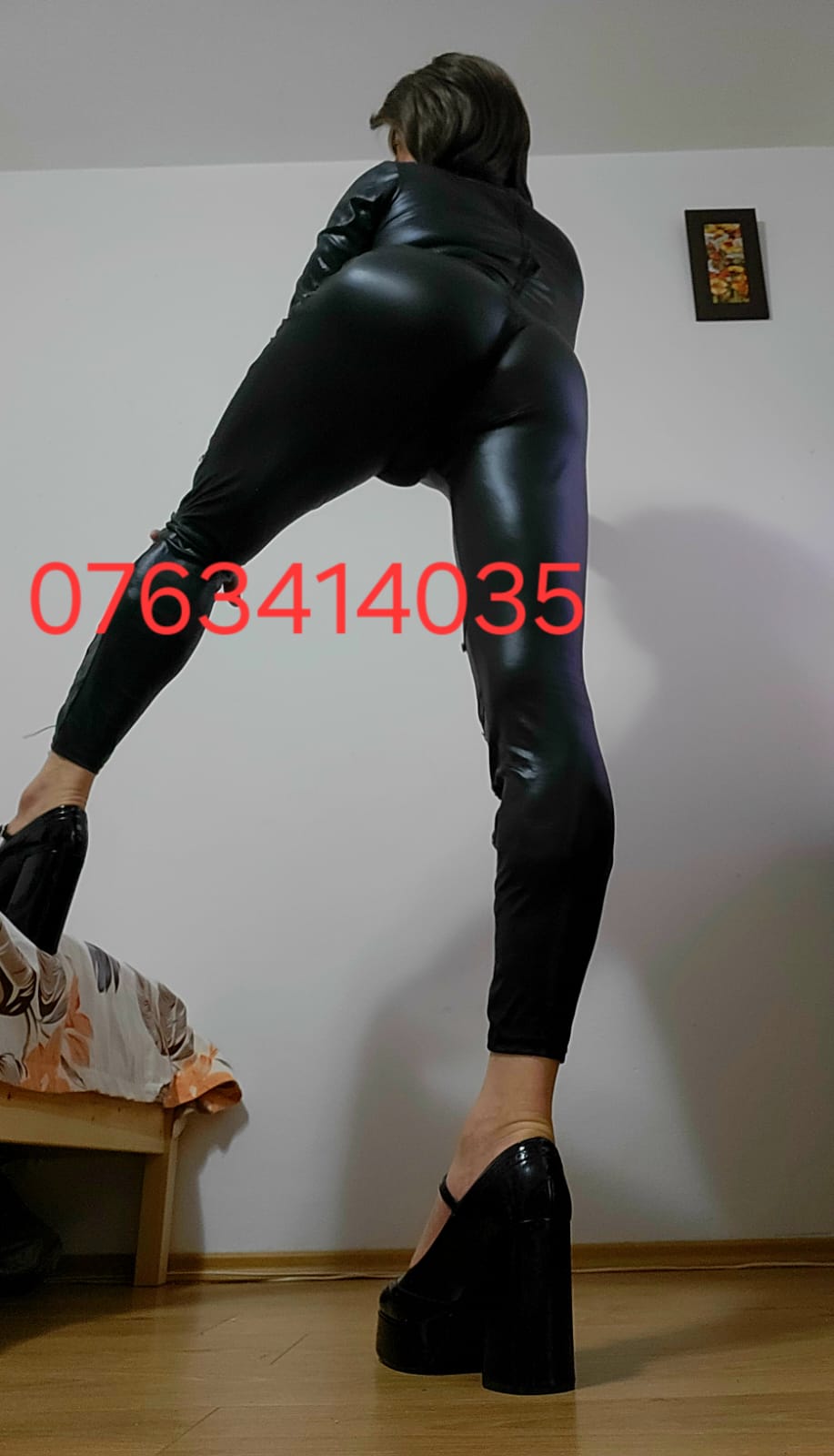 Bucuresti - Escorta Sexy - Travestita dotata versatil 22cm poze reale ofer masaj de relaxare la domiciliu meu domnilor discre ?i genero?i