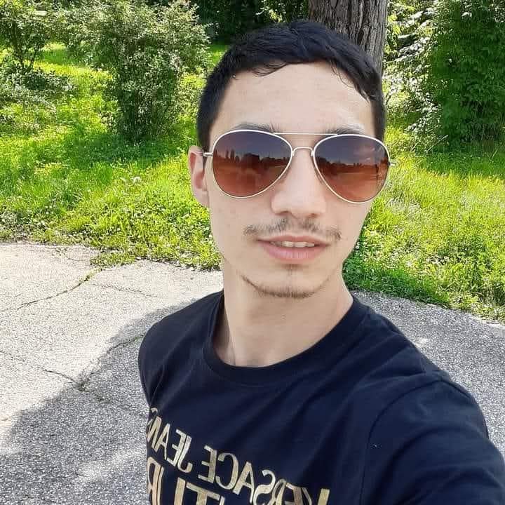 Bucuresti - Escorta Sexy - Salut  ieftin sunt nou fac de tote