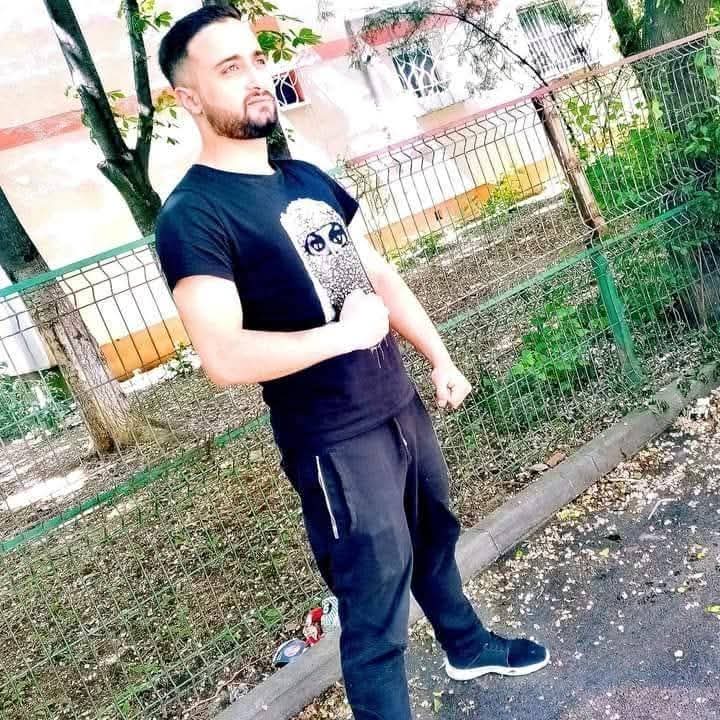 Escorte Sexy - Bucuresti - Inar serios viril ofer companie si m asaj domnilor si cupluriolor.  Rog si ofer seriozitate maxima. 