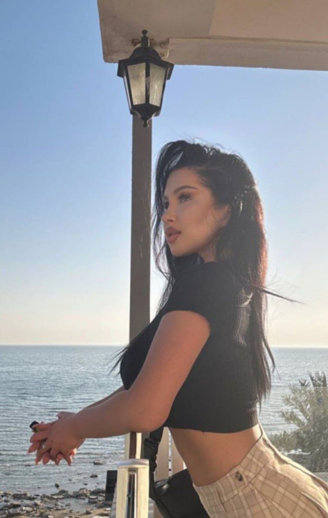 Escorte Sexy - București și Toată Tara - Bună, sunt Dana.  Sunt o gagica mereu gata să te facă să te simți bine.  Am un simț al umorului foarte bun, sunt inteligentă, nebunatică, sexy, si foarte prietenoasă.  Aștept cu nerăbdare să te cunosc , să petrecem timp minunat împreună, unde să putem juca toate fanteziile dar și să te relaxezi în același timp .  Nu ezita să mă suni la numărul afișat.  Nu te las neterminat, pupici!