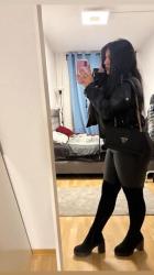 Escorte Sexy - Pitesti - Escorta manierata am revenit.  Ofer companie si masaj terapeutic facut cu creme si uleiuri aromate domnilor manierati intr-o locatie discreta.  Locuri de parcare si ac.  Detalii la telefon. 