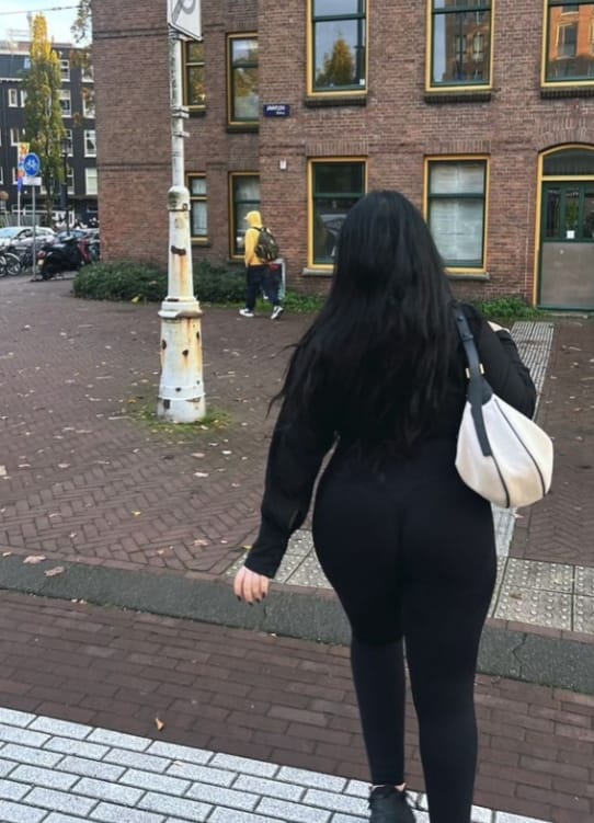 Escorta Sex - Escorta sexy si atenta la detalii te astept la mine domn serios sa-ti ofer cele mai bune servicii de companie, masaj de relaxare, body cu creme si uleiuri parfumate, esti un domn caruia ii place atmosfera atunci suna-ma, nu iti va parea rau.  Detalii la telefon.  - Telefon: 0728532091 