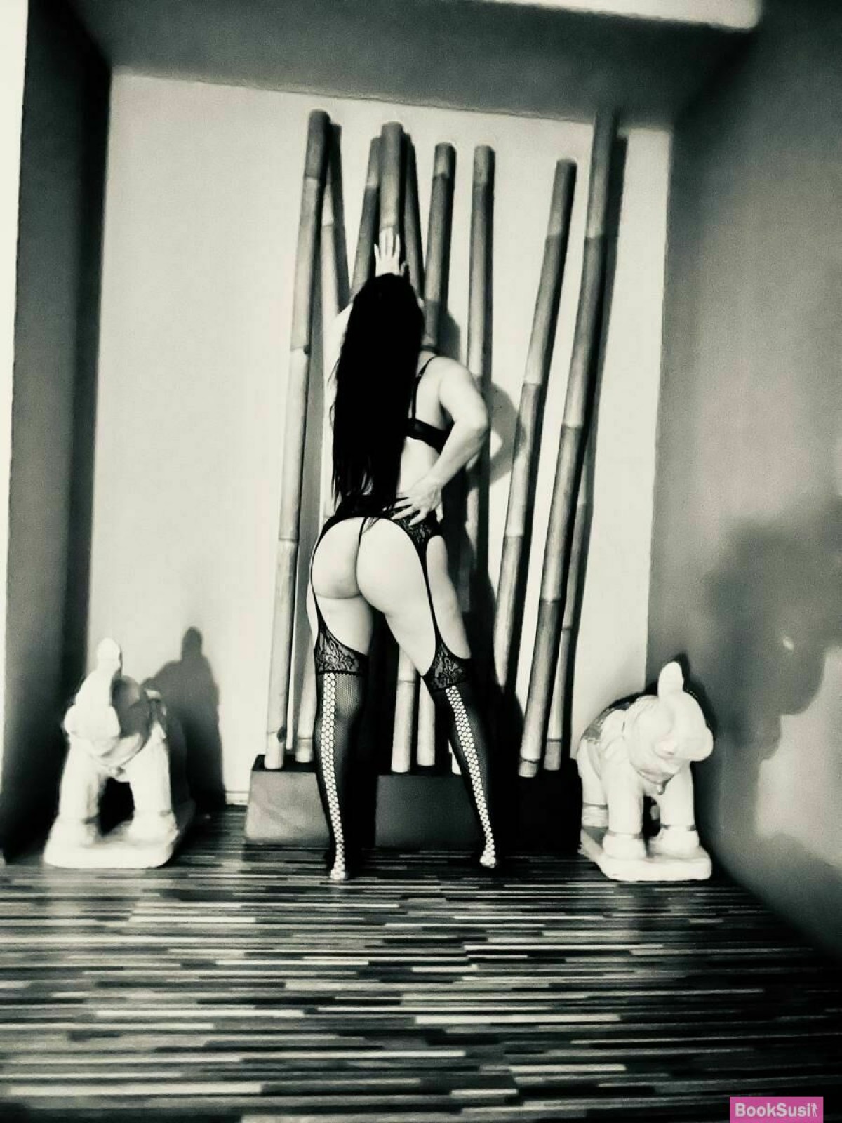 Escorta Sex - Escorta sexy si atenta la detalii te astept la mine domn serios sa-ti ofer cele mai bune servicii de companie, masaj de relaxare, body cu creme si uleiuri parfumate, esti un domn caruia ii place atmosfera atunci suna-ma, nu iti va parea rau.  Detalii la telefon.  - Telefon: 0764270597 