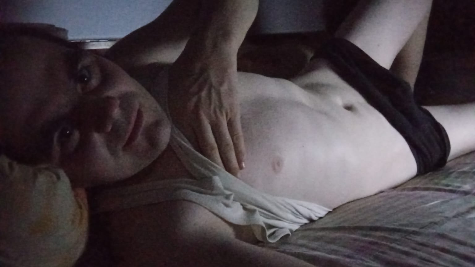 Galați - Escorta Sexy - Eu sunt Marian din Tudor Vladimirescu jude?ul Gala?i sunt doar activ ?i sunt în c?utarea unui pasiv care s? îmi faci toate pl?cerile eu nu am loc sau bani pentru hotel nu fac în ma?in? sau afara sau în toalet? îmi place s? o dau la supt foarte mult s? te pun în genunchi ?i s? o sugi adânc ?i s? te pun capr? ?i te fut mai mult îmi place s? o dau la supt foarte mult