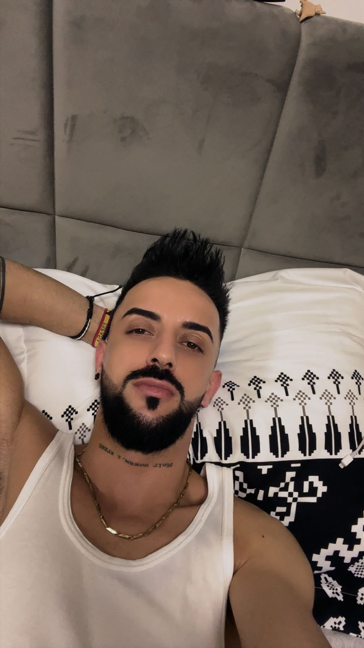 Bucuresti - Escorta Sexy - Salutare suntem 2 b?ie?i activi 
Suntem escorte avem locatie oferim cele mai interesante videoclipuri 
Vrei sa crezi? 
Videoclipurile sunt contra cost 
Ne deplasam la tine contra cost 
La locatia noastra contra cost 
Vrei sa iti aduca placere doi barbati creativi 
Curiosi de s.  ex mereu 
Scrie ne si relaxeaza te la cele mai interesante videoclipuri