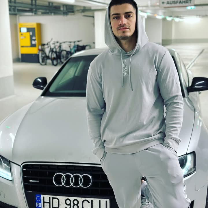 Bucuresti - Escorta Sexy - Salut suntem Escorte activ &amp; pasiv : videoclipuri originale oferim domnilor 
Web cam show streaptise anunta ne printr-un mesaj text 
Telegram-