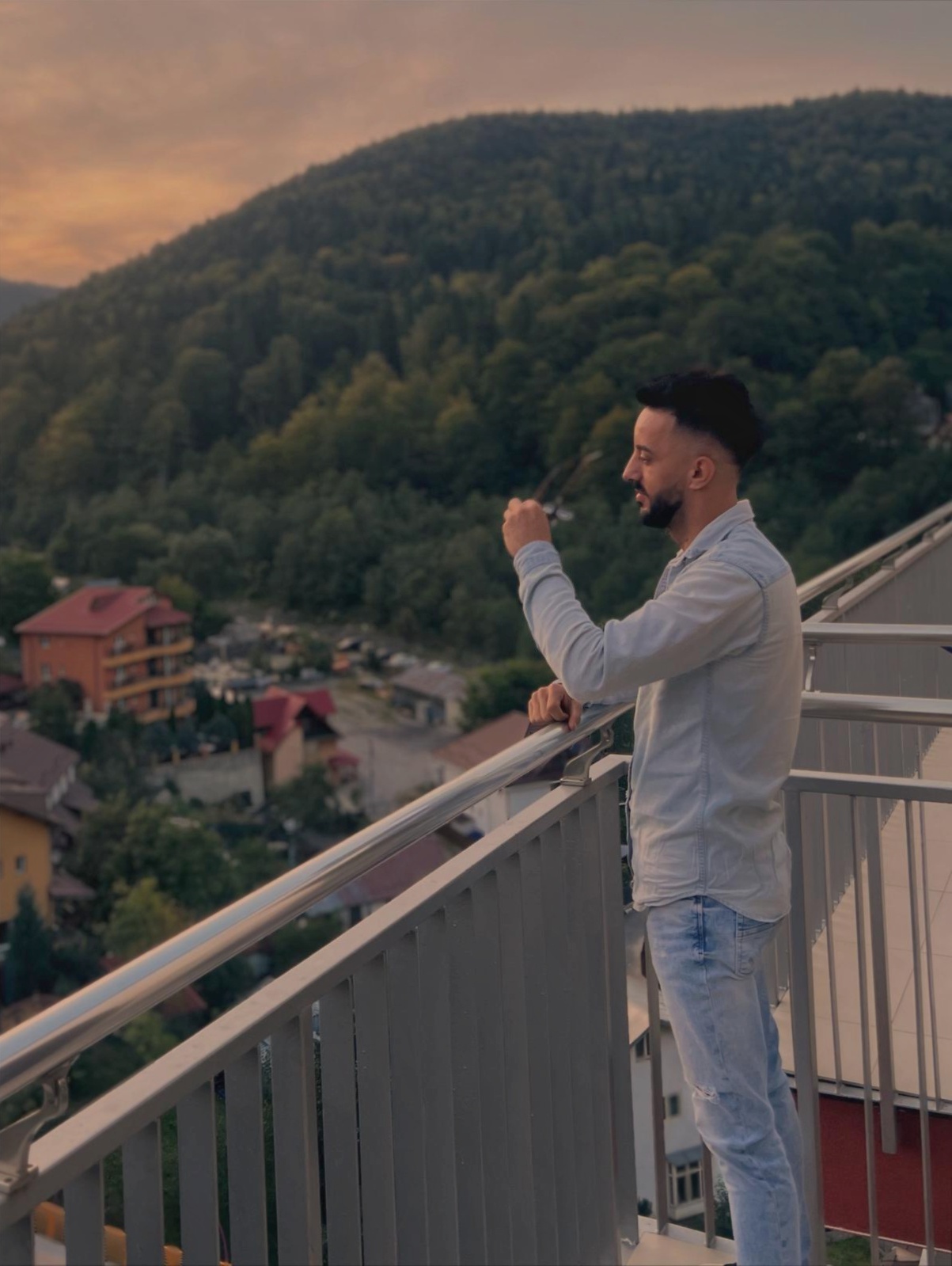 Bucuresti - Escorta Sexy - Vrei sa fim impreuna un timp amandoi? Fara telefoane fara nimic de-a afara Doar noi doi in casa dezbracati cu un vin alb Si interes de distractie fara judecati' Purtam discuti frumoase Facem s.  e.  x cum vrem Iti aduc placere iti fac pe plac Sunt escort, prietenul meu la fel Stim sa ne comportam cu tine Avem experienta si garantam distractie Nu crezi ? Iti oferim si cele mai bune videoclipuri Naturale filmate de noi Suntem amandoi eu si Vlad Videoclipurile sunt contra cost La fel si s.  e.  x.  u.  l cu noi Vrei un baiat sau 2 ? Suntem pregatiti sa te satisfacem Cum credem ca e mai bine