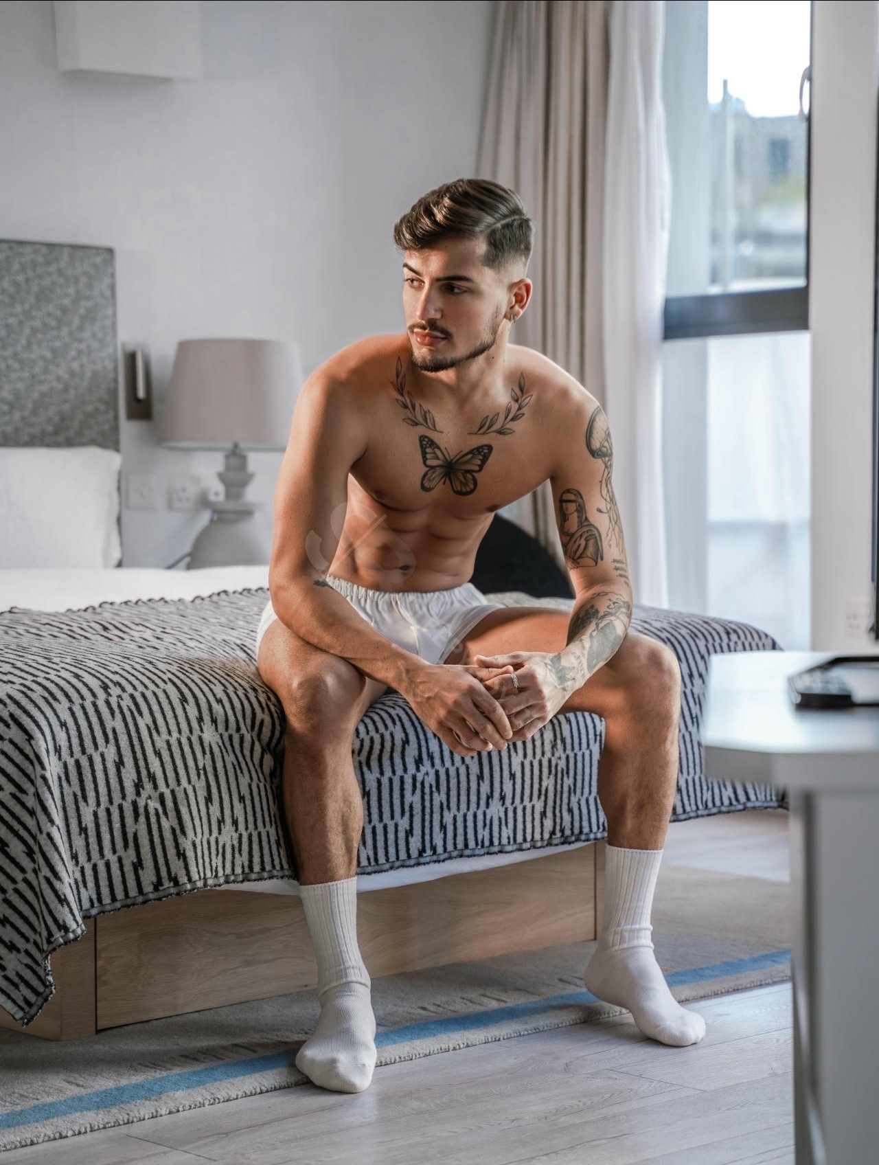 Escorte Sexy - Bucuresti - Vrei sa fim impreuna un timp amandoi? Fara telefoane fara nimic de-a afara Doar noi doi in casa dezbracati cu un vin alb Si interes de distractie fara judecati' Purtam discuti frumoase Facem s.  e.  x cum vrem Iti aduc placere iti fac pe plac Sunt escort Stiu sa ma comport cu tine Am experienta si garantez distractie Nu crezi ? Iti ofer si cele mai bune videoclipuri Naturale filmate de mine Sunt eu si baieti cunoscuti de ai mei Videoclipurile sunt contra cost La fel si s.  e.  x.  u.  l cu mine Vrei un baiat tanar discret.  .  Sunt pregatit sa te satisfac Cum cred ca e mai bine anuntul meu este contra cost Experienta-discretie
