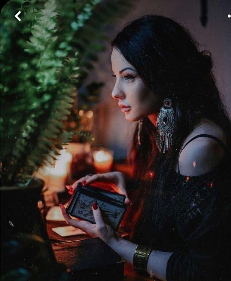 Escorte Sexy - Bucuresti - Escorta manierata am revenit.  Ofer companie si masaj terapeutic facut cu creme si uleiuri aromate domnilor manierati intr-o locatie discreta.  Locuri de parcare si ac.  Detalii la telefon. 