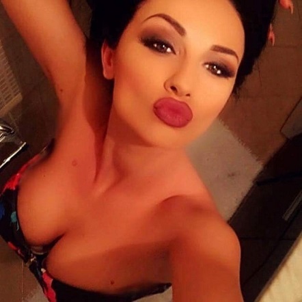 Bucuresti Toata Tara - Escorta Sexy - Langa mine vei gasi parfum de femeie dornica sa simta pasiunea unui barbat ce adora sa faca dragoste, nu doar sex!!! Daca si tie iti plac preludiile si salbaticia unei femei cu simturi reale, atunci hai sa ne cunoastem si sa ne iubim total! Ma gasesti la telefon 0906-800-871 (1, 9eur/min+tva) sau, daca esti o fire mai discreta, ma poti contacta prin sms la 1533 (1, 5eur/sms+tva) cu text FEMEIE si eu iti voi raspunde personal.  Pupici! Exclusiv adultilor!