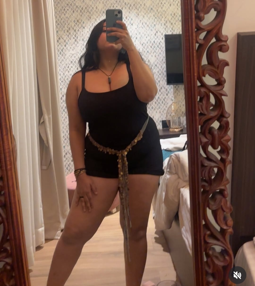 Escorta Sex - Escorta manierata am revenit.  Ofer companie si masaj terapeutic facut cu creme si uleiuri aromate domnilor manierati intr-o locatie discreta.  Locuri de parcare si ac.  Detalii la telefon.  - Telefon: 0741552756 