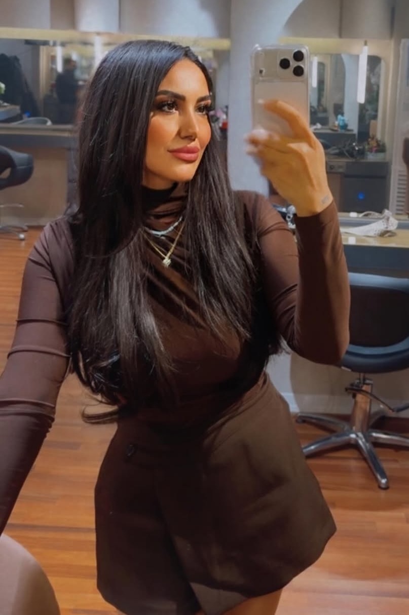 Escorta Sex - Escorta manierata am revenit.  Ofer companie si masaj terapeutic facut cu creme si uleiuri aromate domnilor manierati intr-o locatie discreta.  Locuri de parcare si ac.  Detalii la telefon.  - Telefon: 0730217791 