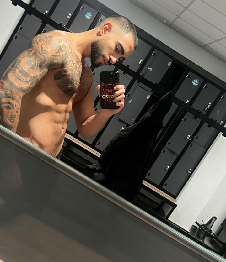 Escorte Sexy - Bucuresti - Filme intense - s`ex - dominare - .  .  .  .  
Pe, camera - show 
Escort'  
(Contra cost)