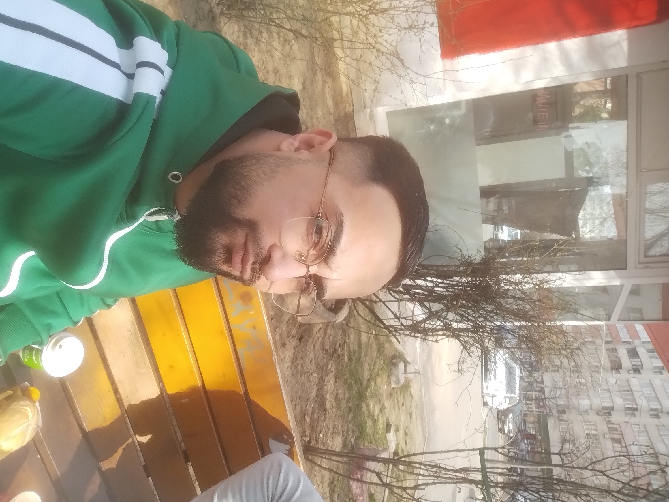Bucuresti - Escorta Sexy - Escorta senzuala iti pot oferi companie, masaj de relaxare, intr-o ambianta placuta, clipe linistite la domiciliul meu sau al tau.  Astept domni seriosi si manierati.  Detalii la telefon