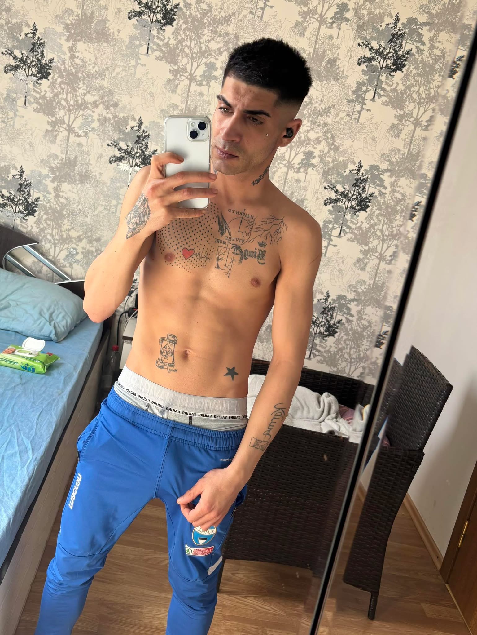 Escorte Sexy - Bucuresti - Escorta senzuala iti pot oferi companie, masaj de relaxare, intr-o ambianta placuta, clipe linistite la domiciliul meu sau al tau.  Astept domni seriosi si manierati.  Detalii la telefon